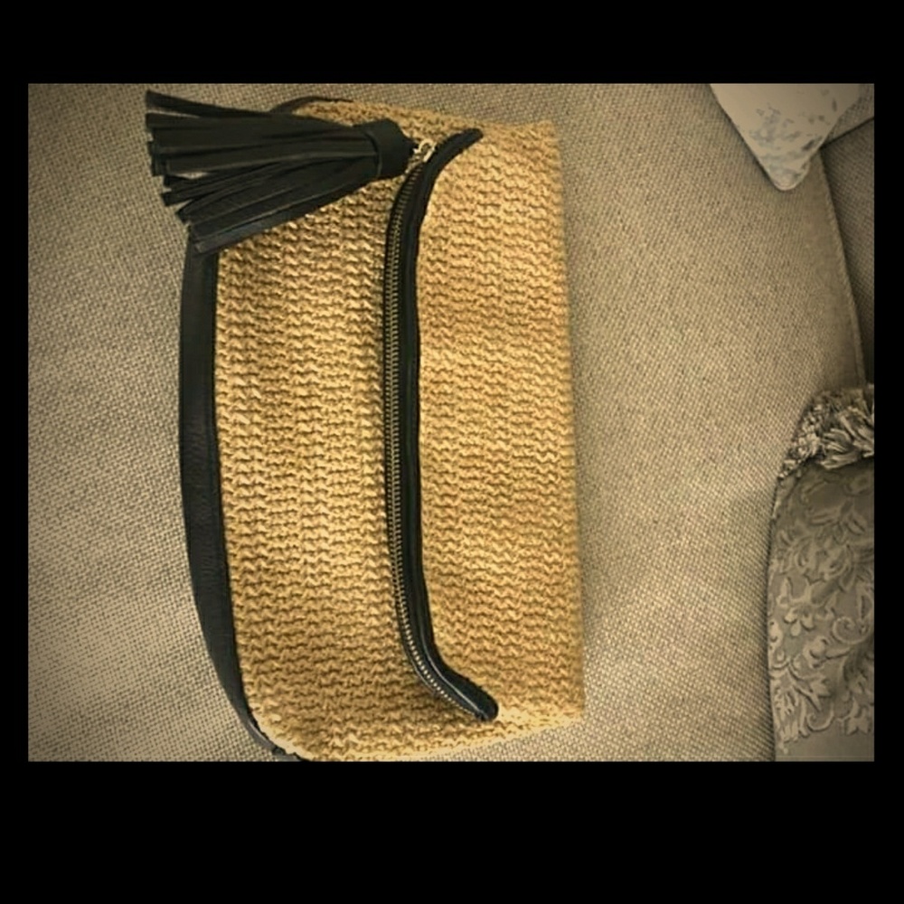 💥Danielle Nicole New York Clutch NWOT